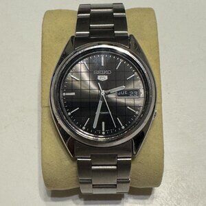 COPY - PRE OWNED SEIKO 5 AUTOMATIC WATCH BLACK GRID DIAL 7S26-0480 EXTRA BRACEL…